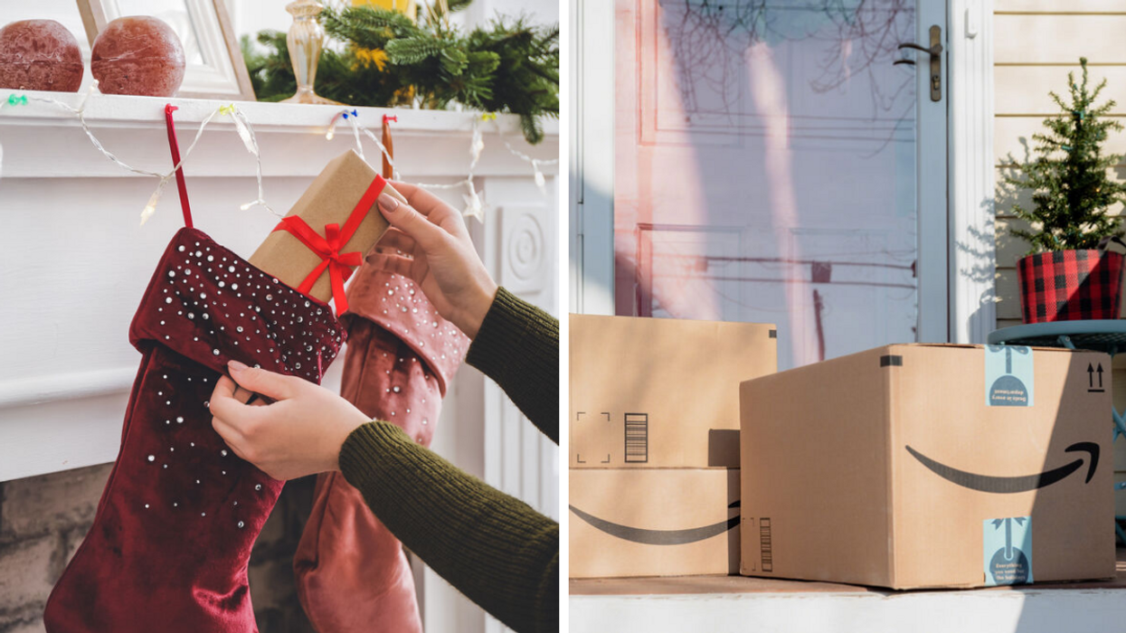 Les bras d'une personne qui remplit un bas de Noël. Droite : Des boites de livraison d'Amazon.