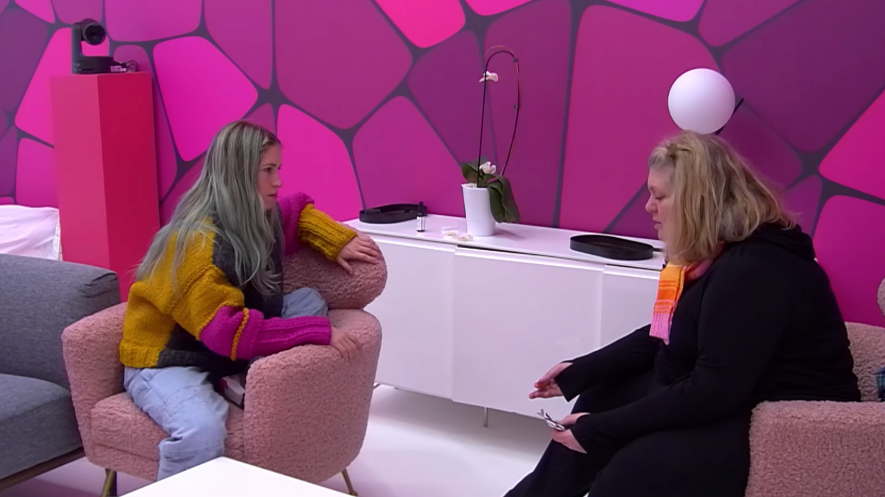 Les excuses de Guylaine aux filles à Big Brother laissent les fans dans le gros doute