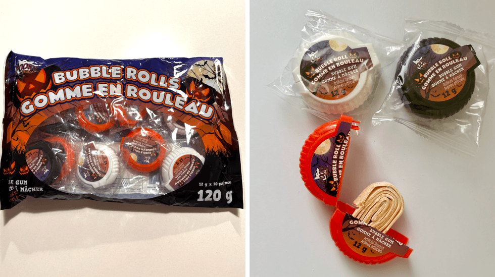 Les gommes en rouleau de la marque Spooky Treats. Droite : Les gommes en rouleau, offerte dans un contenant de plastique orange, blanc ou noir, lui-m\u00eame emball\u00e9 dans un sachet transparent.