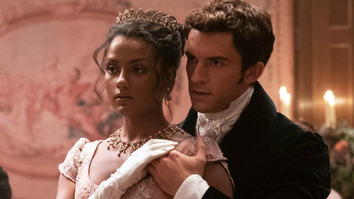 Les personnages Anthony Bridgerton et Kate Sharma de Bridgerton 2 sur Netflix.