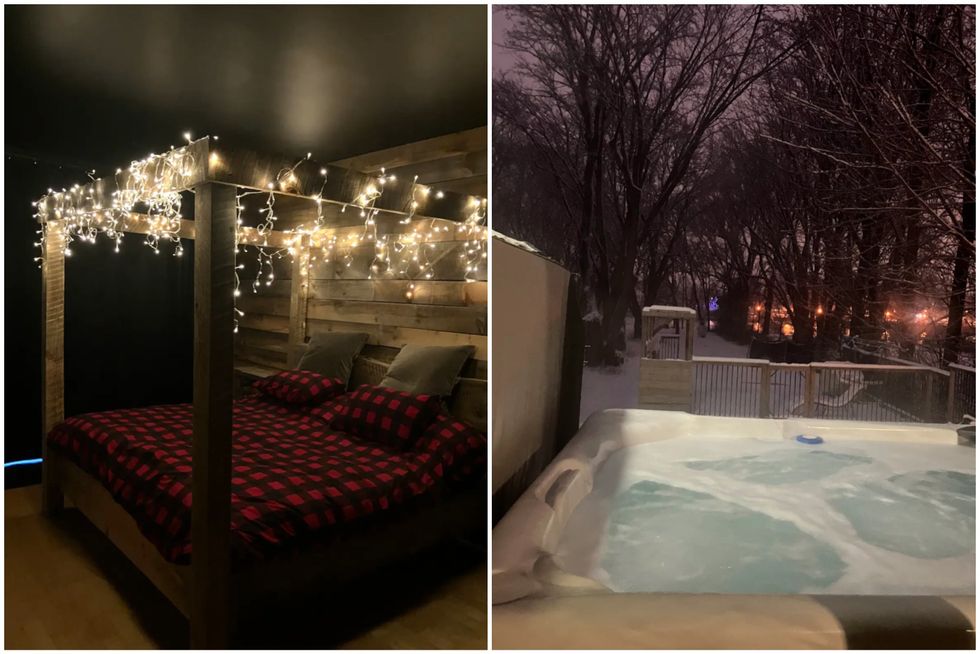 Lit baldaquin avec couverture rouge et noire, illumin\u00e9 par des guirlandes. Droite : Spa ext\u00e9rieur dans une cour.