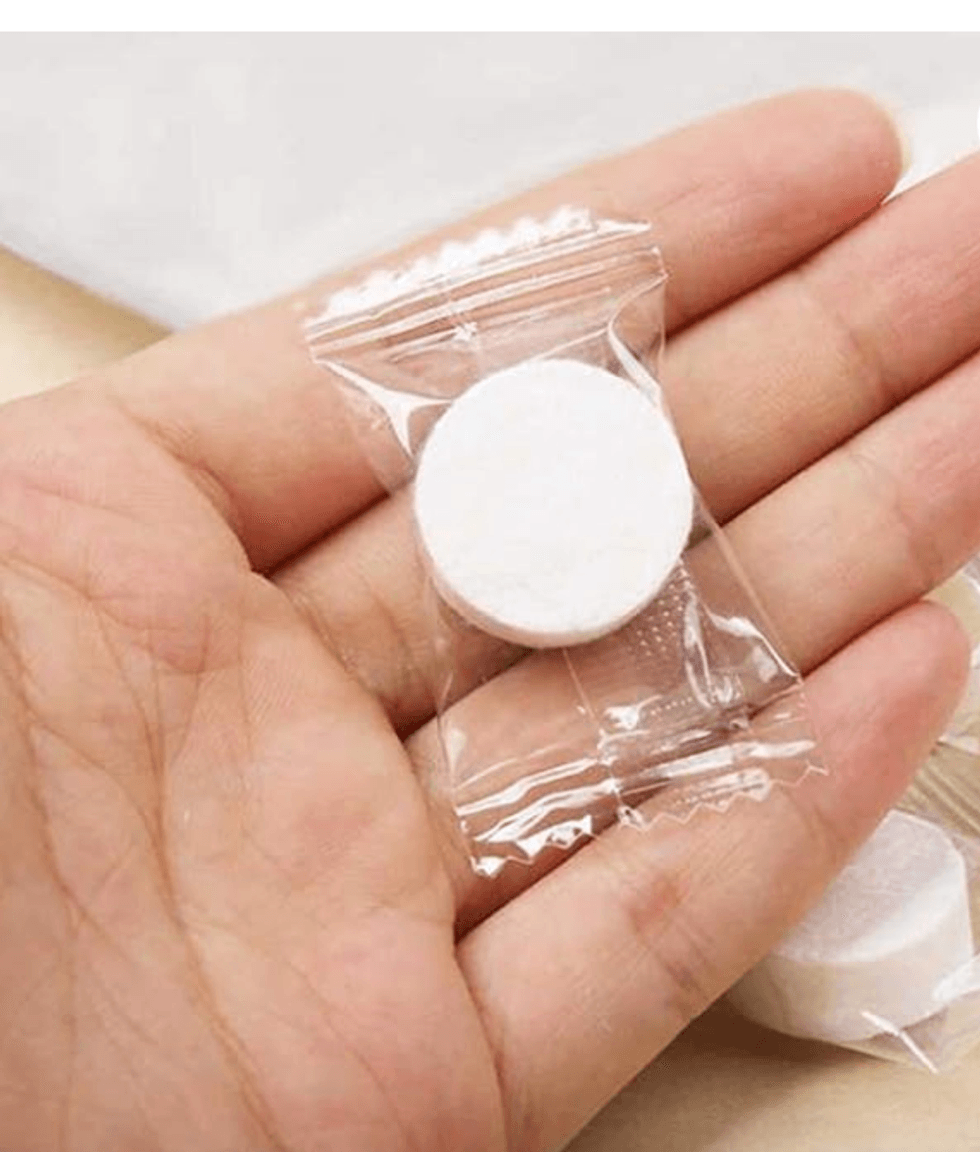 Lot de 100 serviettes en papier extensibles.