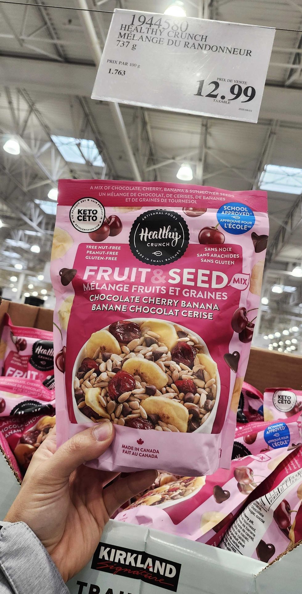 M\u00e9lange de fruits et graines de tournesol de la marque Healthy Crunch.