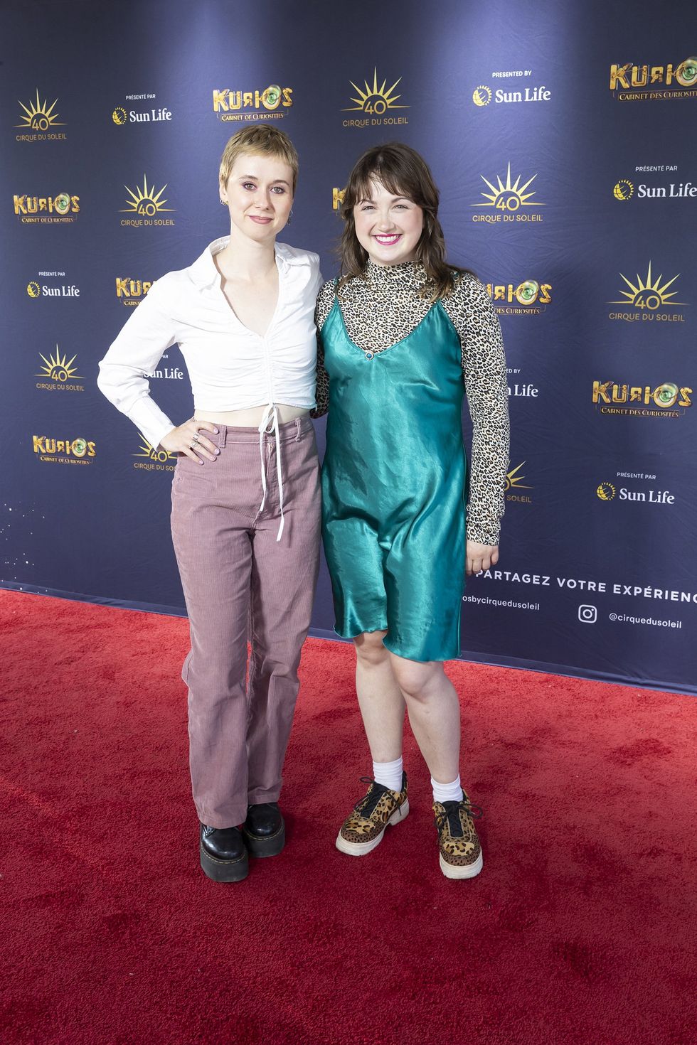 Marianne Verville et son accompagnatrice sur le tapis rouge de Kurios du Cirque du Soleil.
