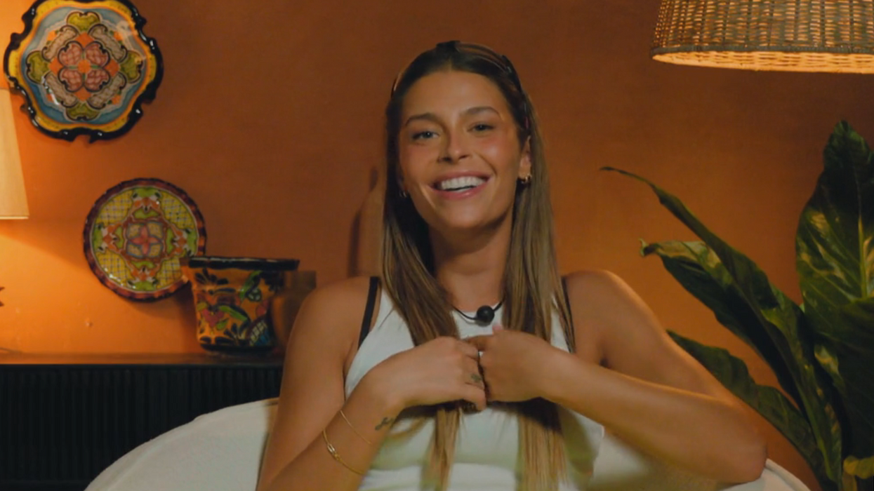 Maude Bilodeau d'Occupation Double Mexique pendant le party à thématique « construction ».