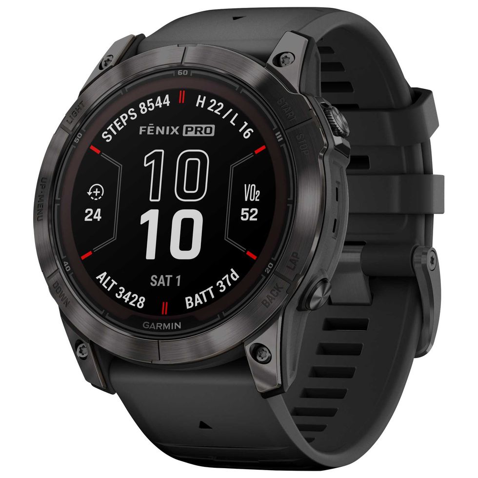 Montre Garmin Fenix Pro affichant des donn\u00e9es de fitness et sant\u00e9