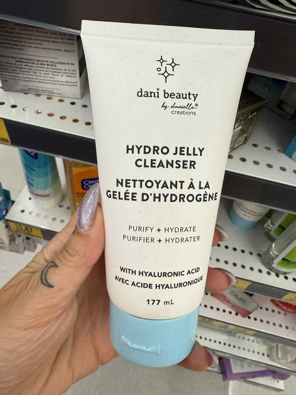 Nettoyant \u00e0 la gel\u00e9e d'hydrog\u00e8ne de la marque Dani Beauty.
