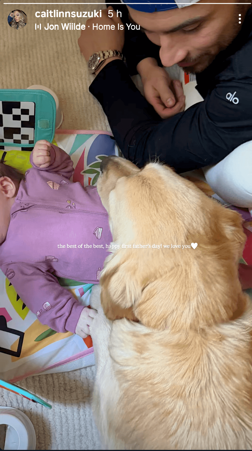 Nick Suzuki avec sa fille Maya et son chien Ruby.