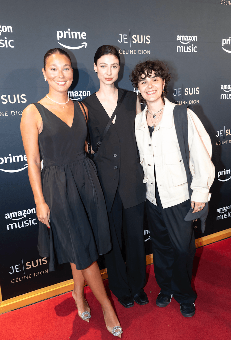 No\u00e9mie Bannes, Marie Gagn\u00e9 et Adam D\u00e9ragon sur le tapis rouge de JE SUIS : C\u00c9LINE DION.