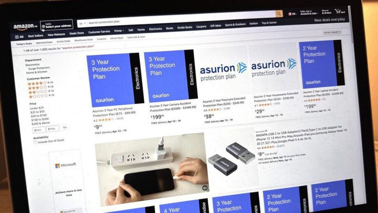 Ordinateur où l'on voit le site Web de Amazon.