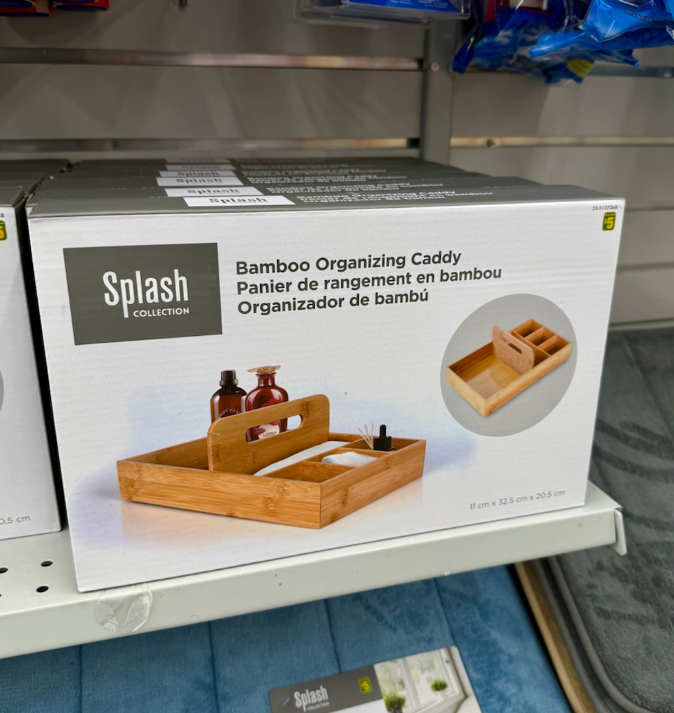 Panier de rangement en bambou rectangulaire avec poign\u00e9e int\u00e9gr\u00e9e vendu au Dollarama.