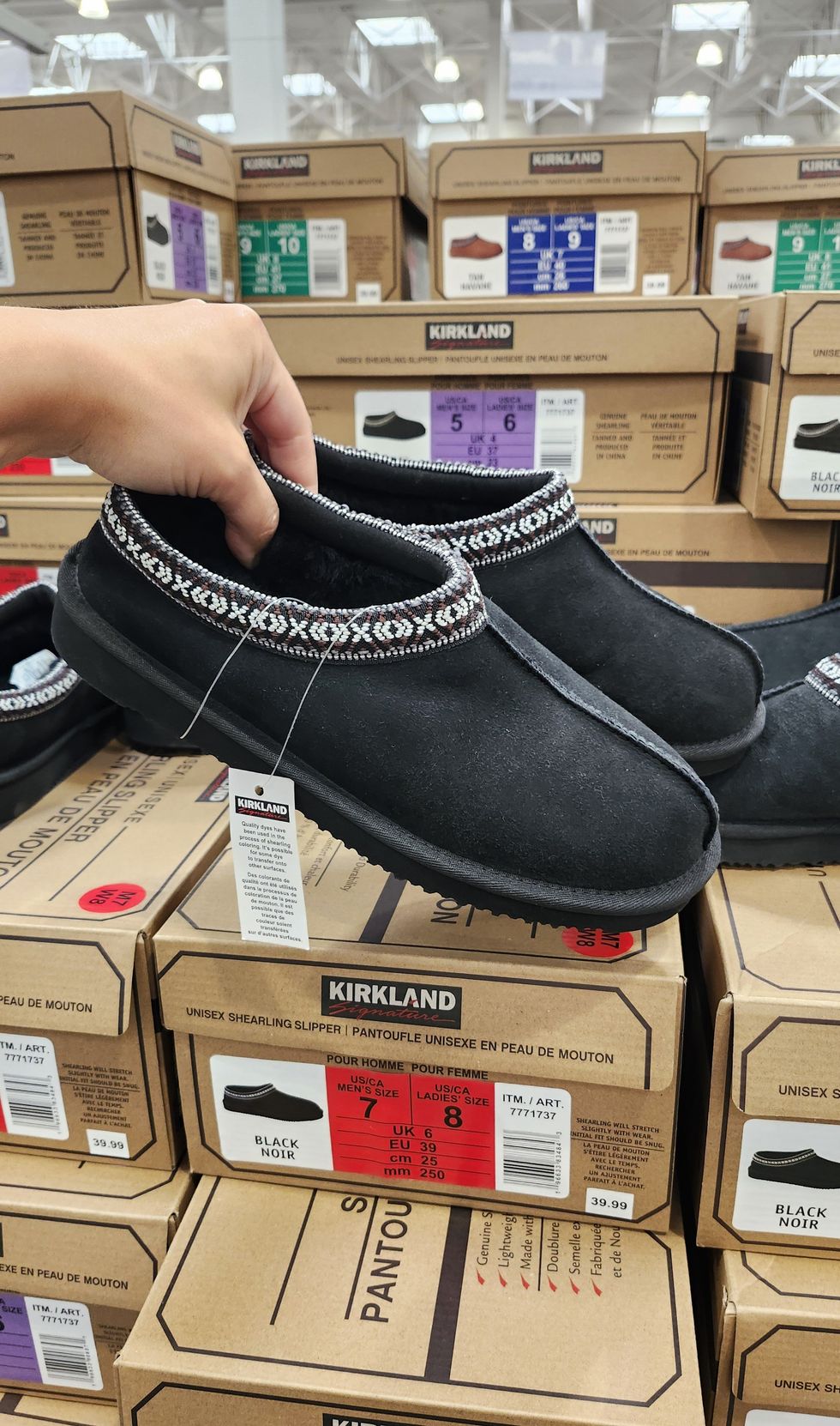 Pantoufles en peau de mouton.