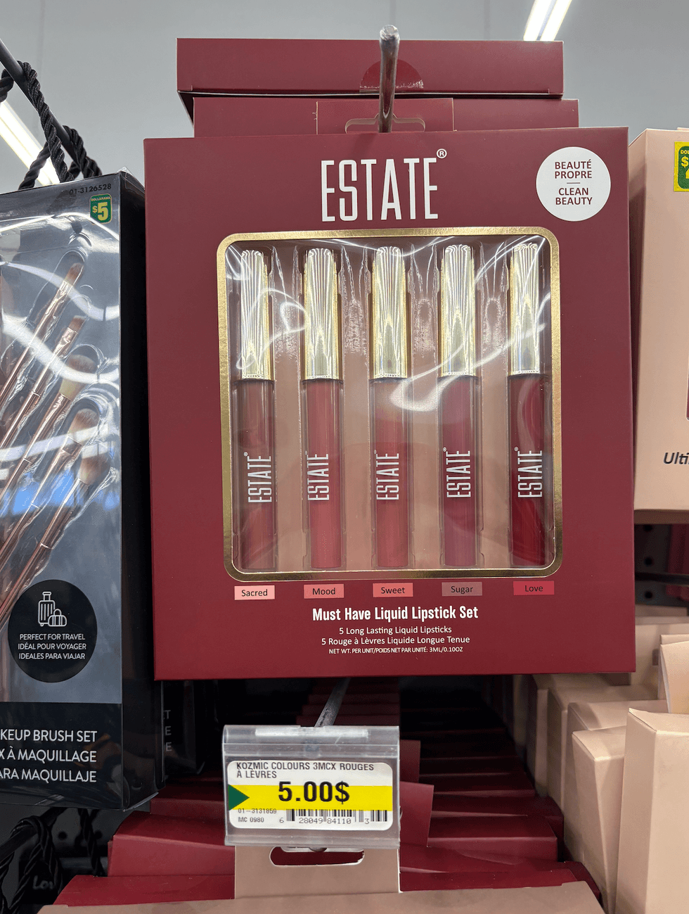 Paquet de 5 rouge \u00e0 l\u00e8vres liquide sur les \u00e9tag\u00e8res du Dollarama.