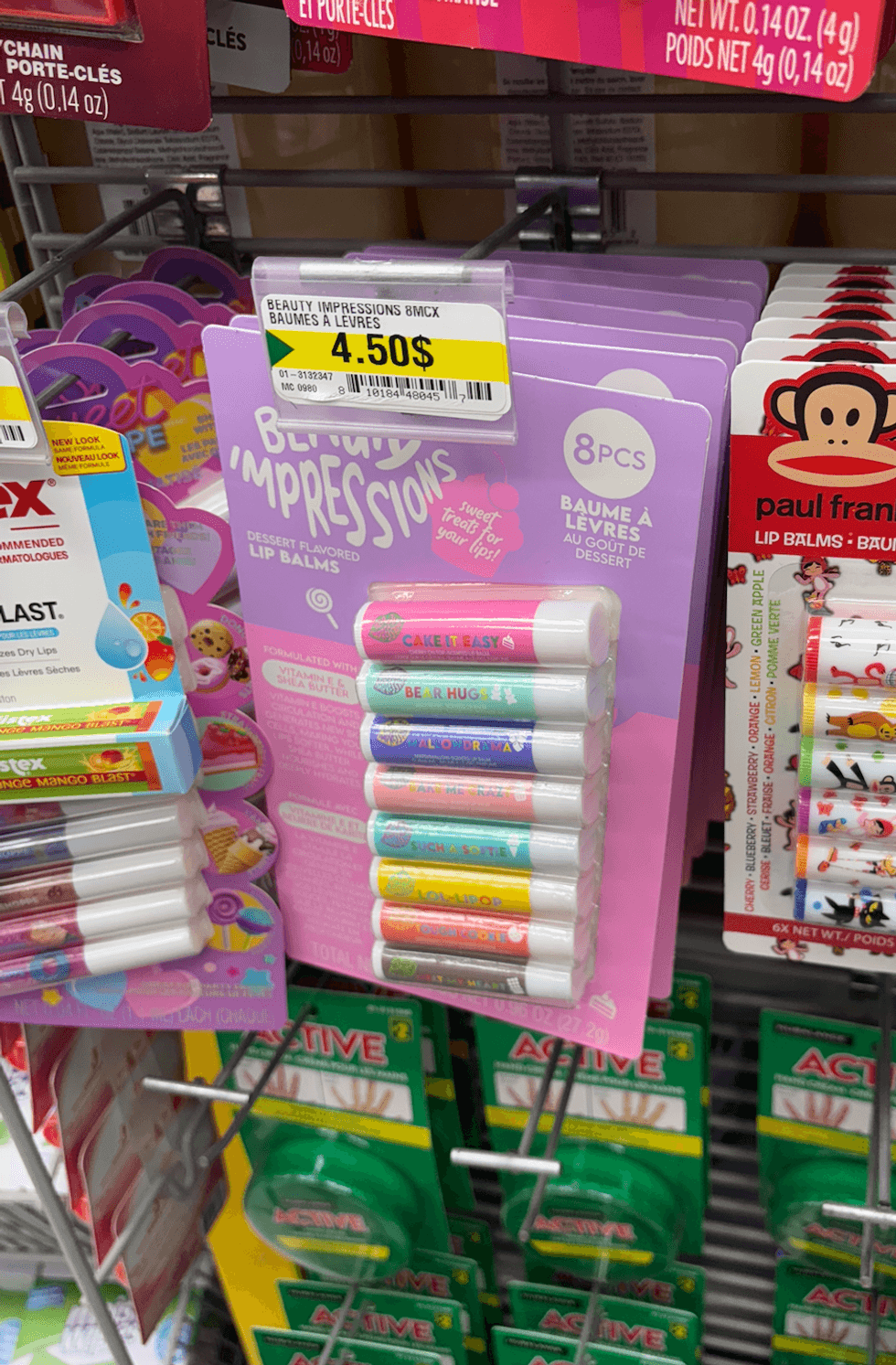 Paquet de 8 baumes \u00e0 l\u00e8vres Beauty Impressions sur les \u00e9tag\u00e8res du Dollarama.