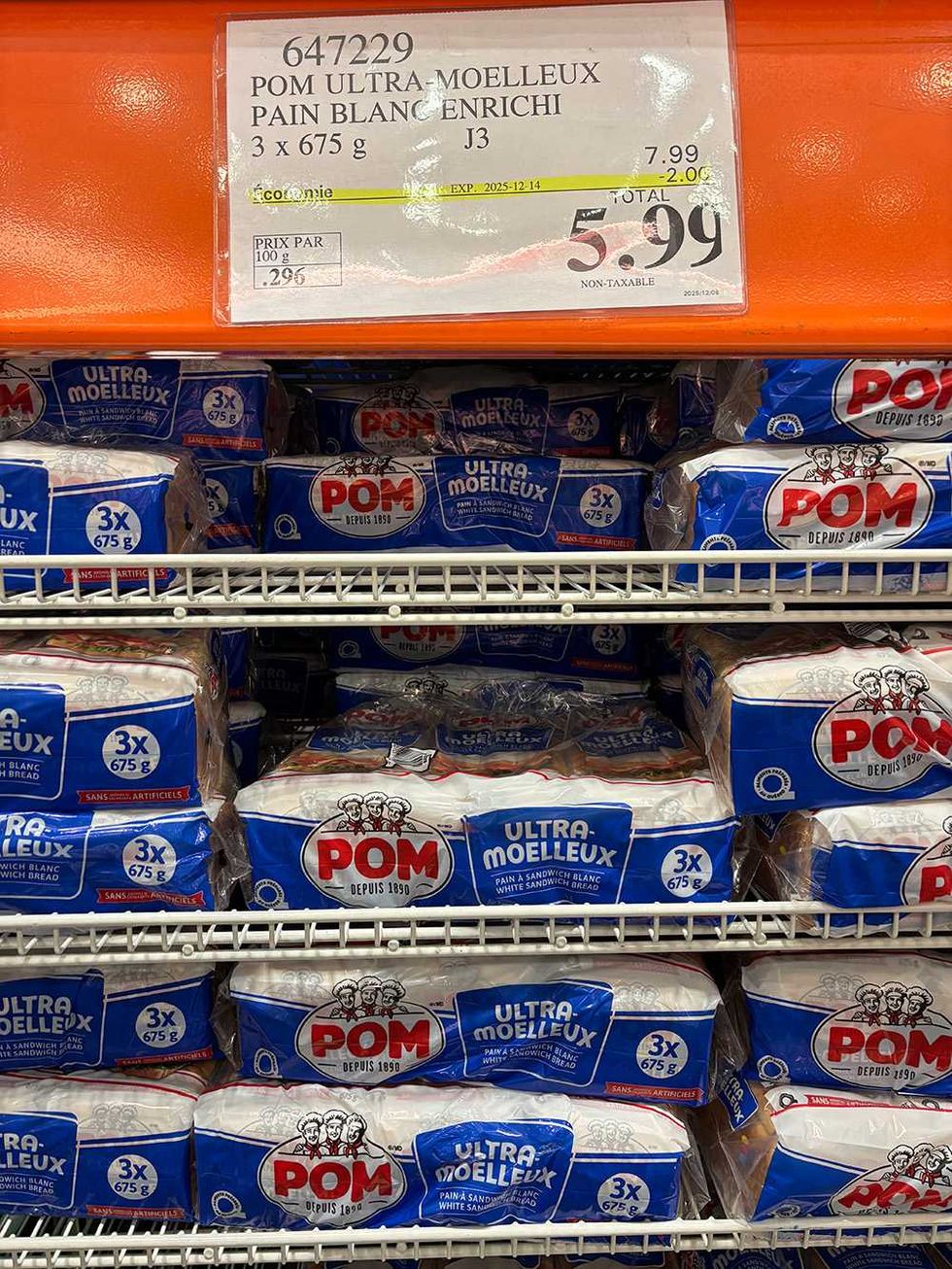 Paquet de trois pains ultra moelleux de Pom en vente au Costco.