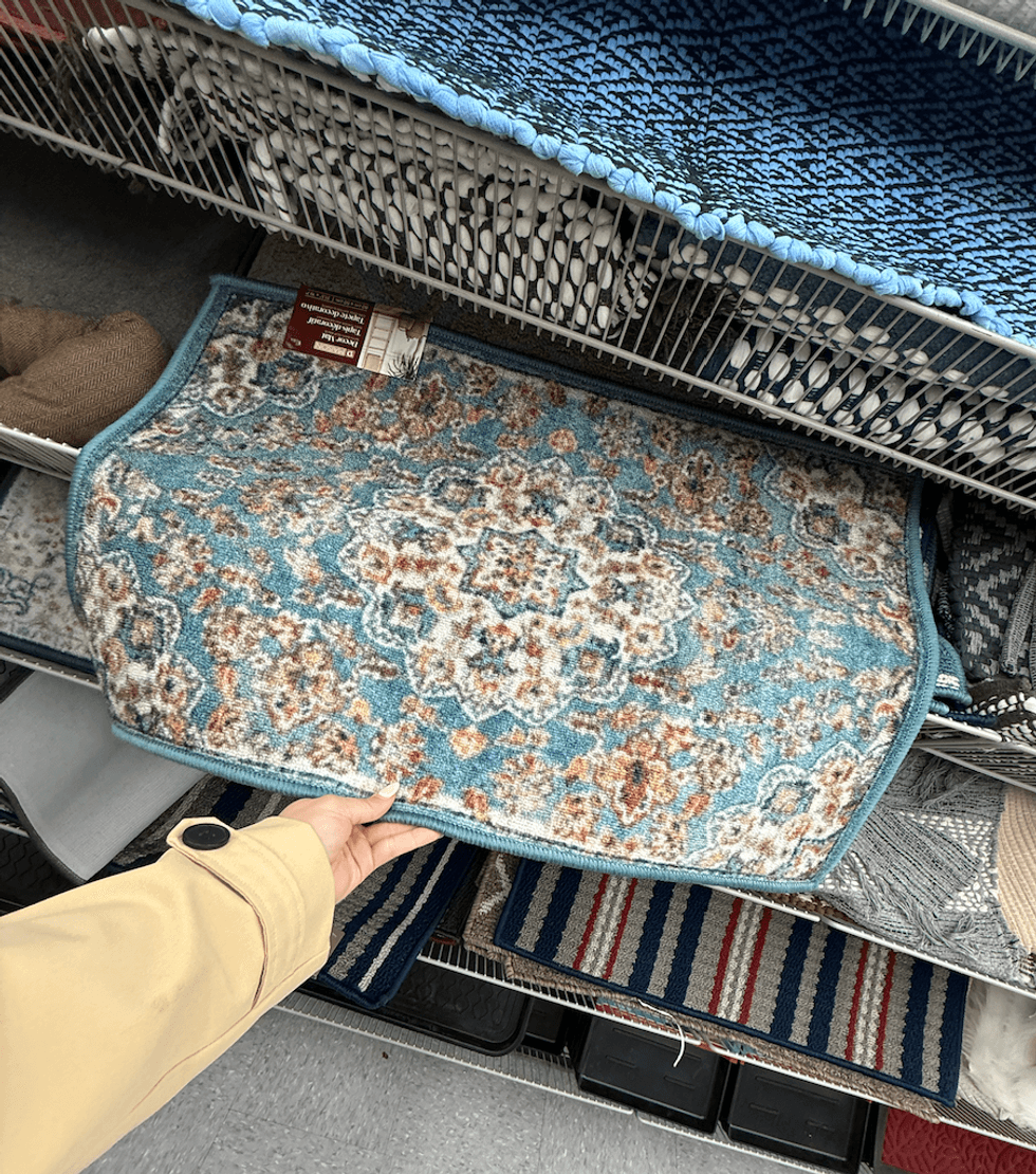 Petit tapis rectangulaire \u00e0 motif vintage bleu et beige