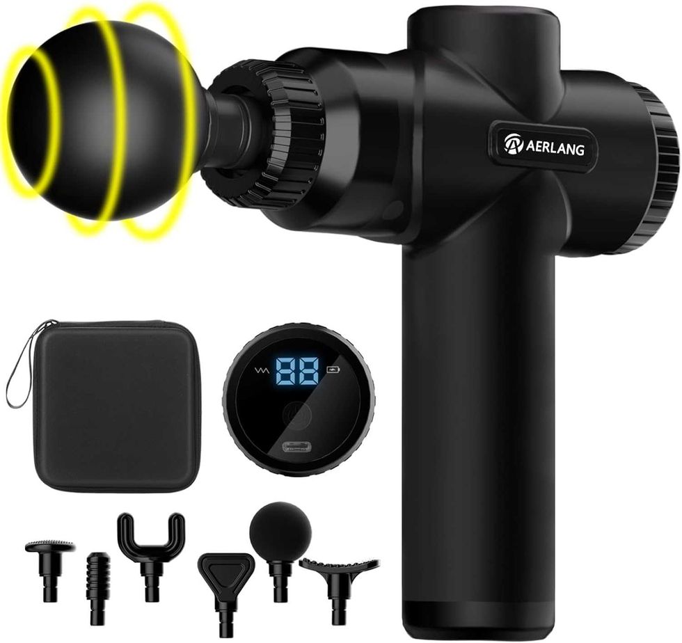 Pistolet de massage AERLANG avec six t\u00eates interchangeables et \u00e9tui de transport sur le site d'Amazon.