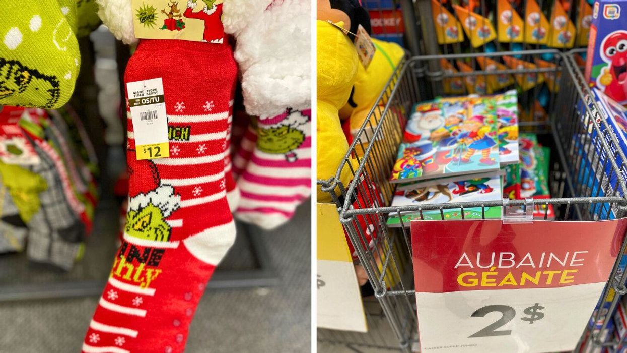 Plusieurs bas de Noël à 12 $ arborant l’effigie du Grincheux disposés sur une étagère murale. Droite : Plusieurs livres à colorier à 2 $ sur le thème des Fêtes dans un panier.
