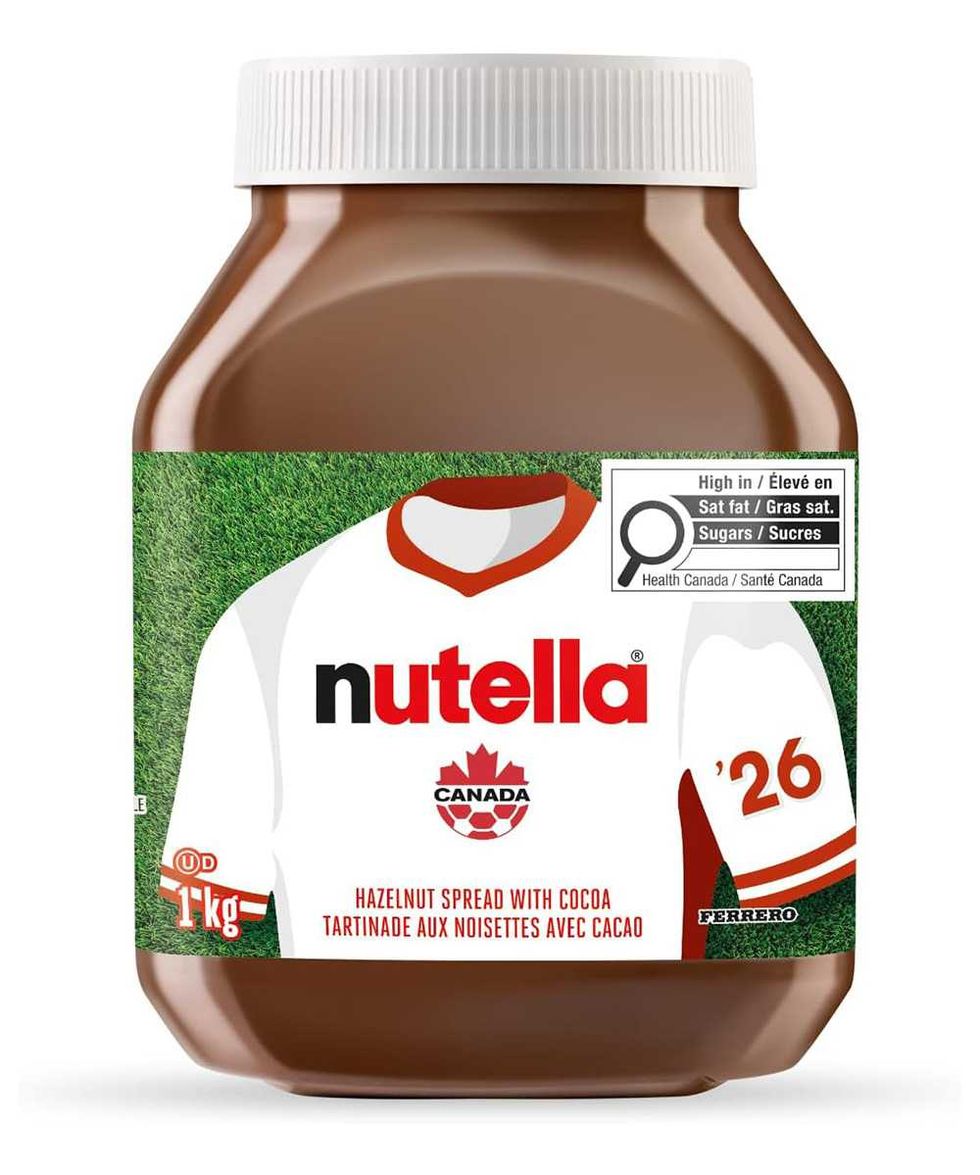 Pot de tartinade aux noisettes avec cacao Nutella.
