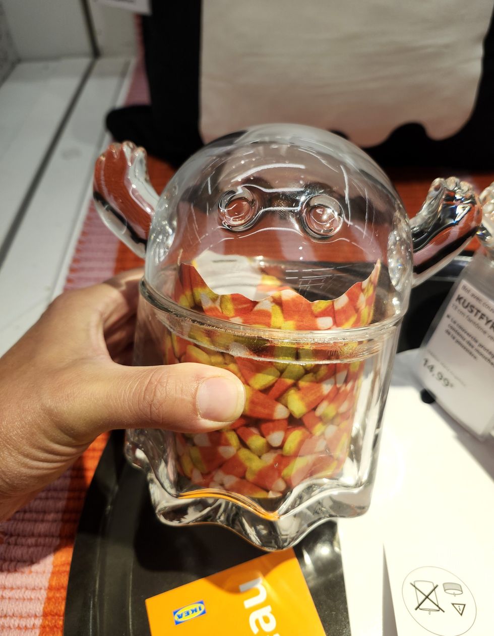 Pot \u00e0 bonbons en verre dans la forme d'un fant\u00f4me.