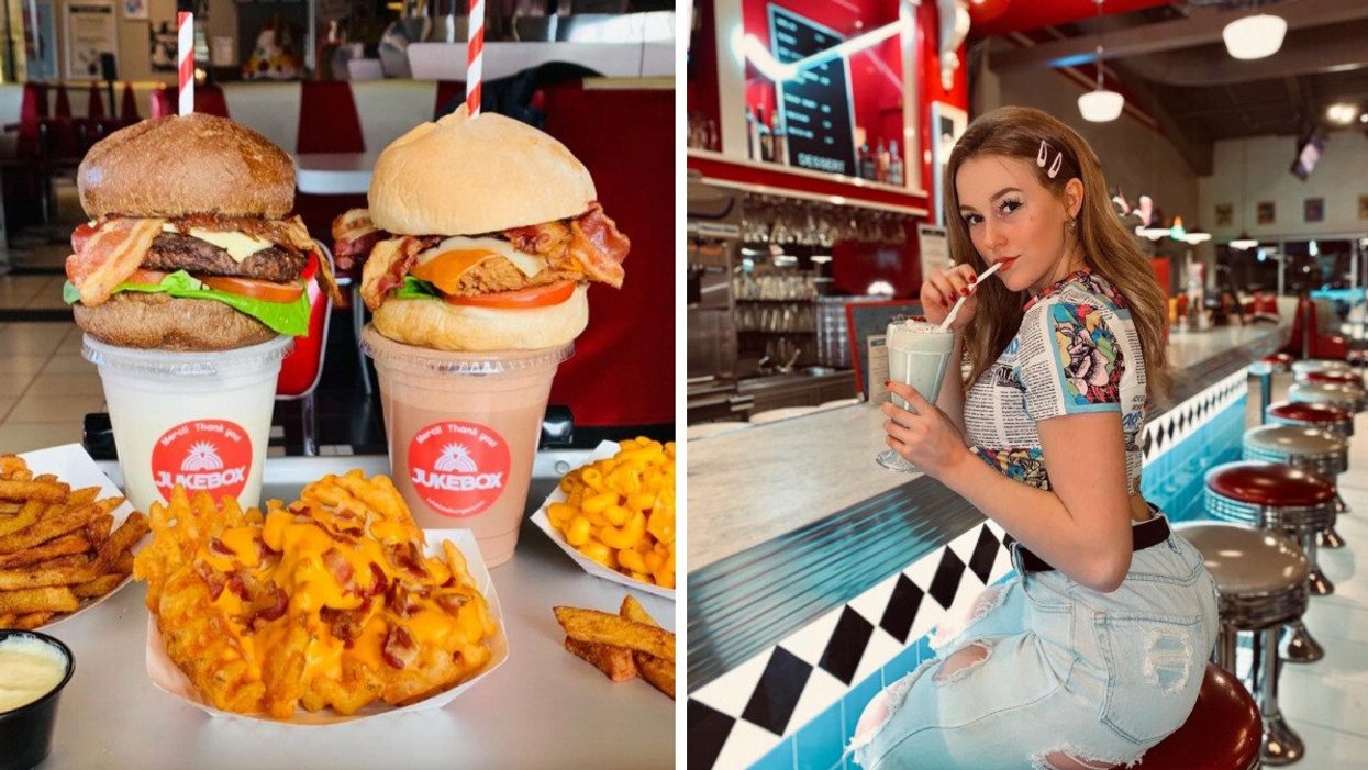 Repas du Jukebox Burgers. Droite : Personne assise au Jukebox Burgers de Montréal.