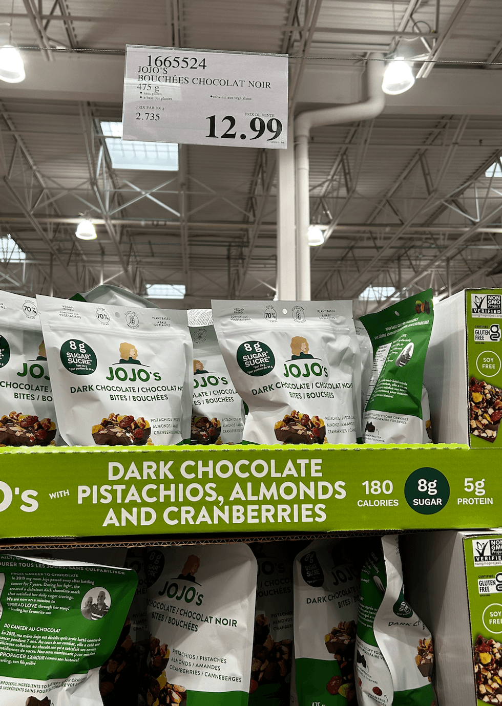 Sac de bouch\u00e9es au chocolat noir de la marque Jojo's.
