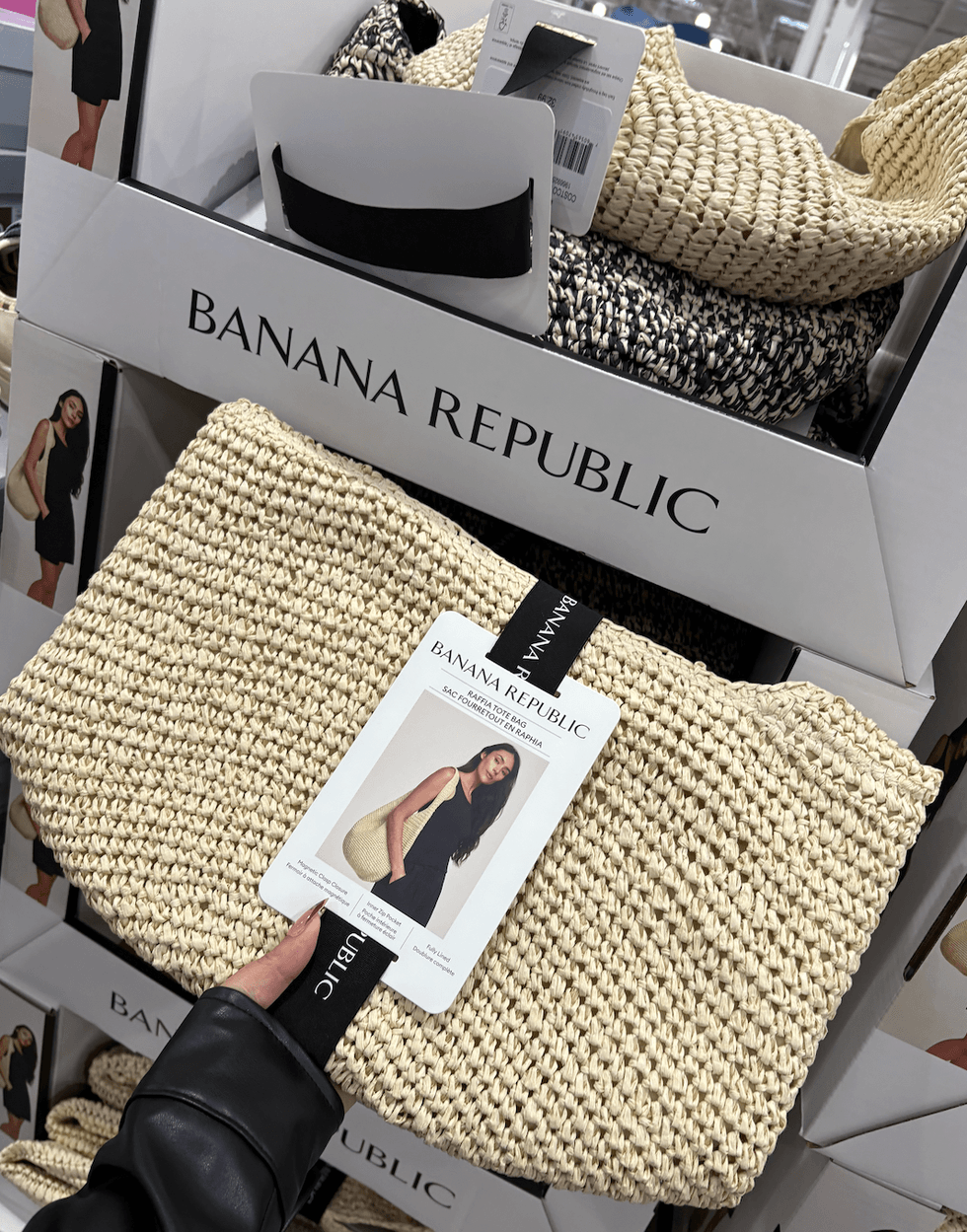 Sac en paille tress\u00e9e Banana Republic style fourre-tout, id\u00e9al pour l\u2019\u00e9t\u00e9, au Costco.