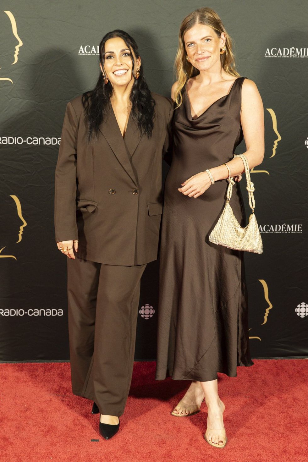 Samantha Leclerc et Caroline Turner sur le tapis rouge des prix G\u00e9meaux.