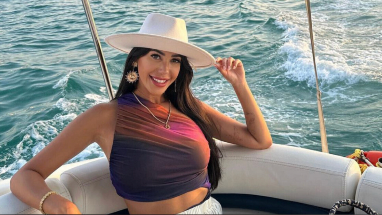 Sarah-Donia Cherif d'Occupation Double Dans L'Ouest sur un bateau à Dubai.