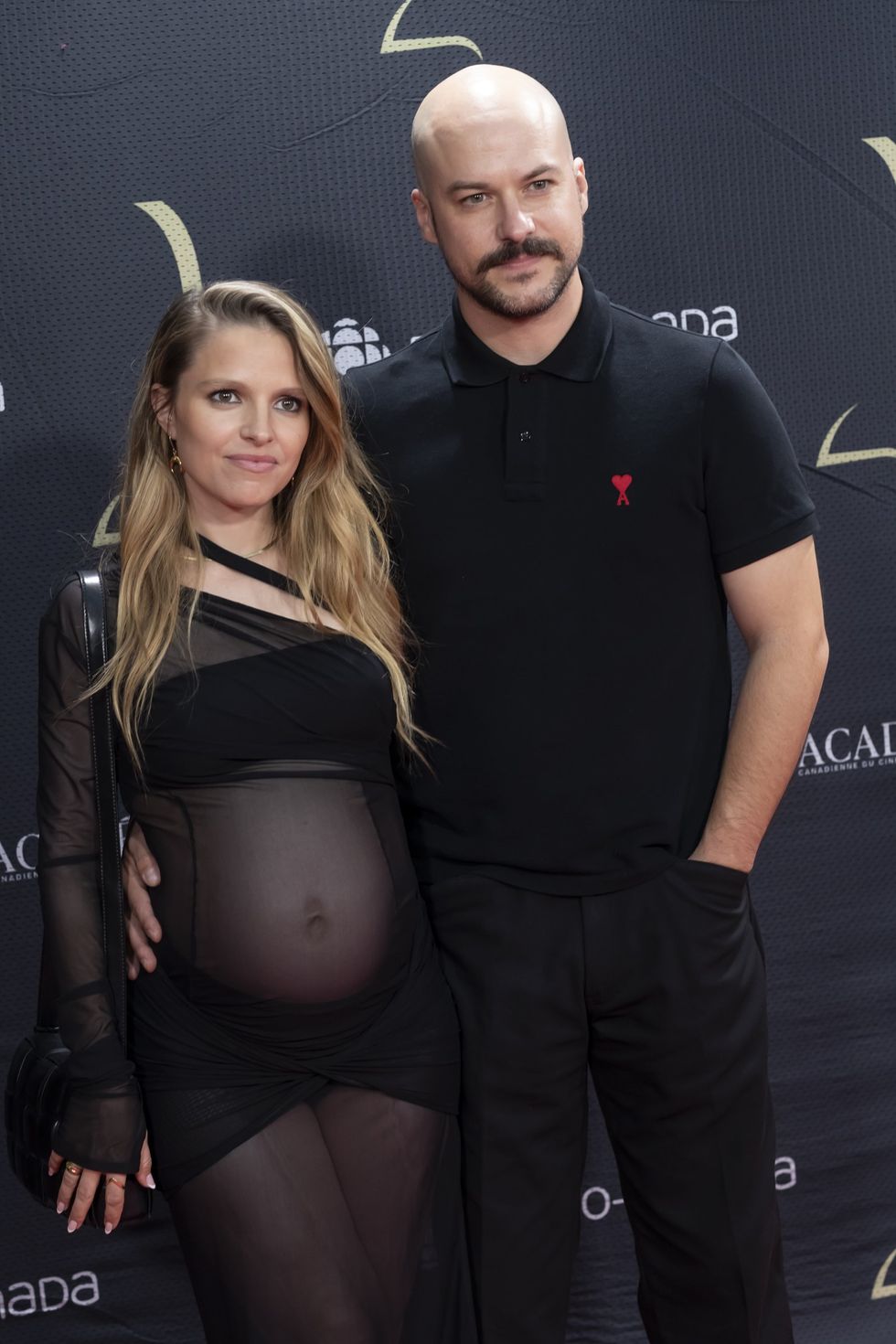 Sarah-Jeanne Labrosse enceinte et Marc-Andr\u00e9 Grondin aux Prix G\u00e9meaux 2023.