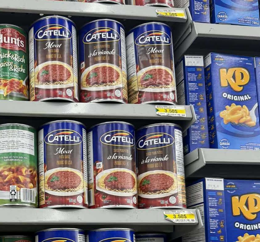 Sauces \u00e0 la viande Catelli sur les tablettes du Dollarama.