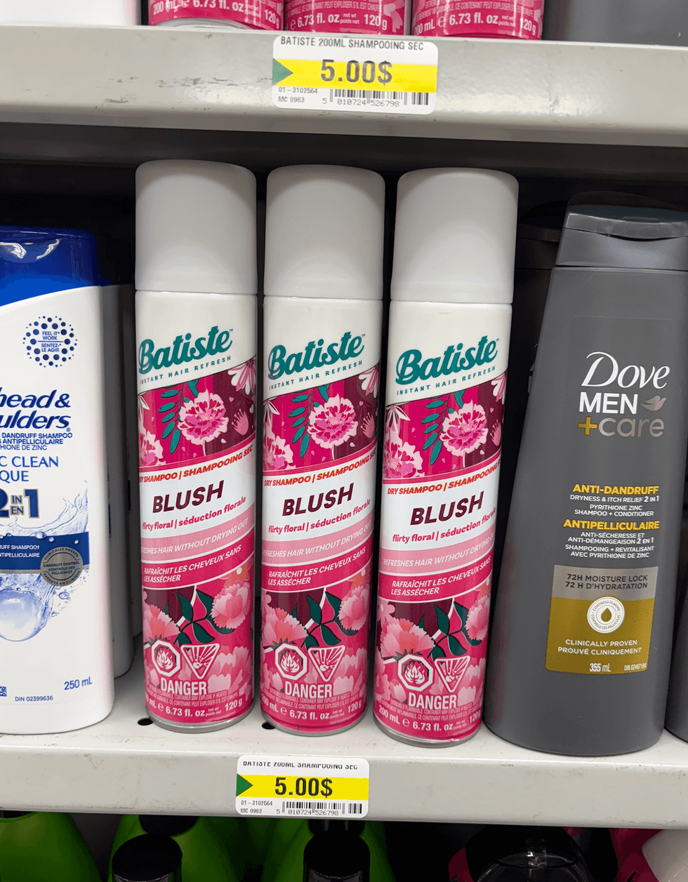 Shampooing sec Batiste sur les tablettes du Dollarama.