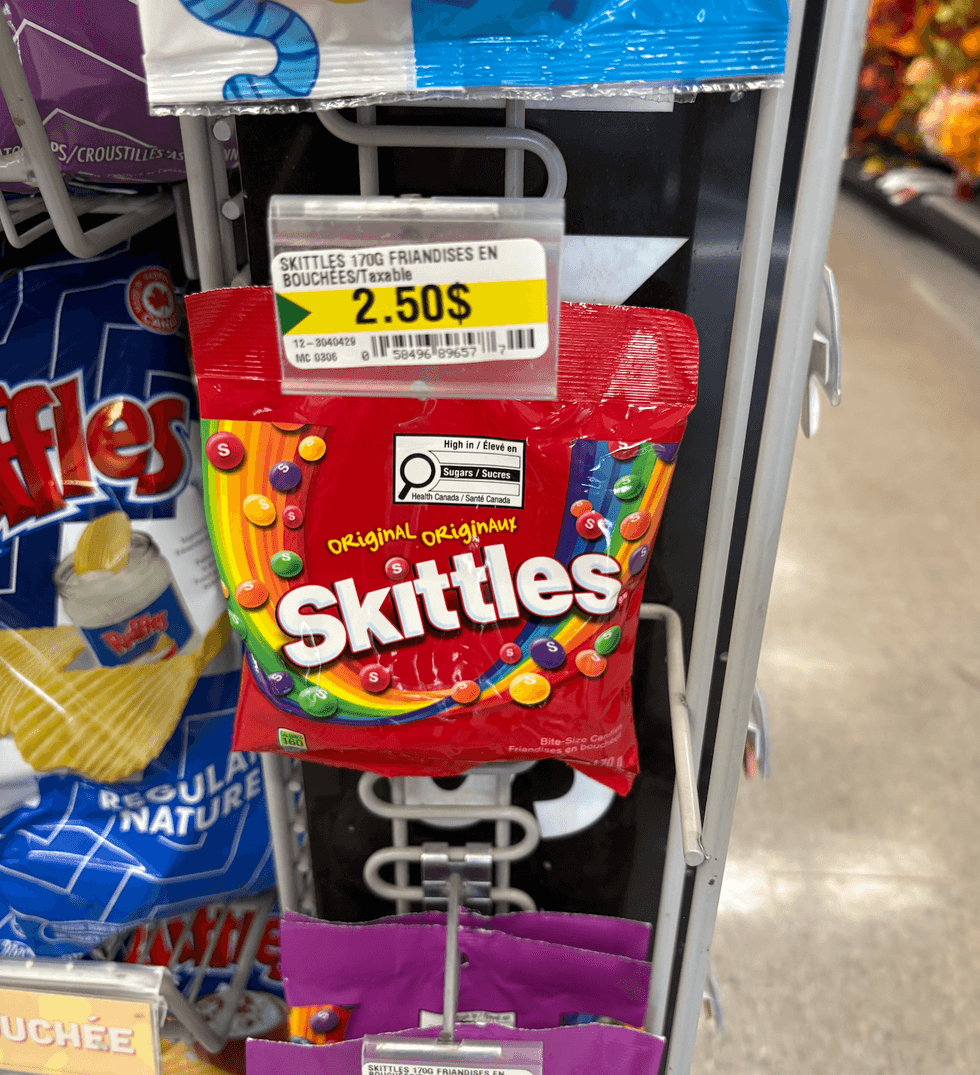 Skittles originaux sur les \u00e9tag\u00e8res du Dollarama.