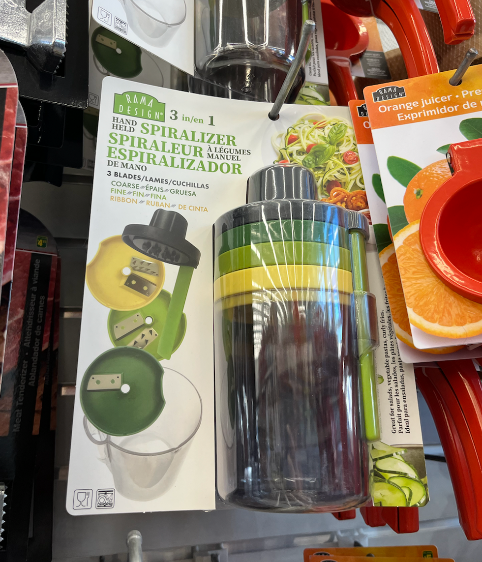 Spiraleur 3 en 1 dans son emballage au Dollarama.