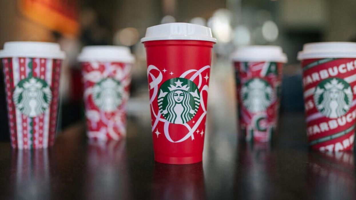Starbucks donne des tasses festives réutilisables gratuites pendant 1 journée seulement