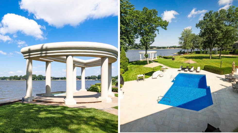 Structure et bain devant l'eau. Droite : Terrasse et piscine.