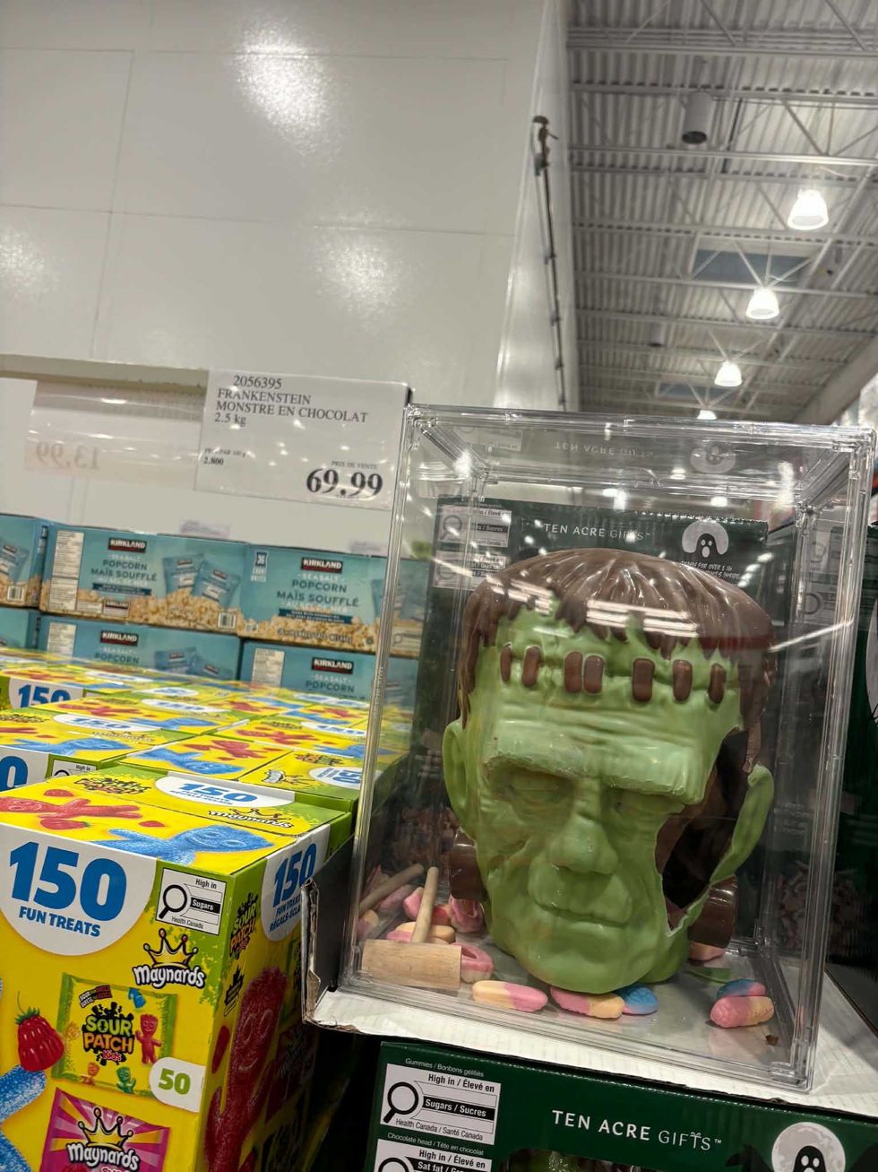 T\u00eate de Frankenstein g\u00e9ante en chocolat de 2,5 kg chez Costco