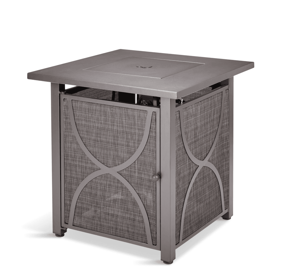 Table avec foyer d'ext\u00e9rieur.