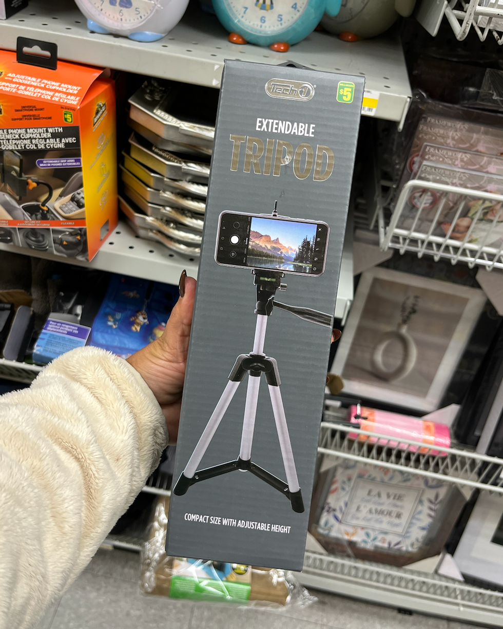 Tr\u00e9pied pour appareil photo compact et extensible.
