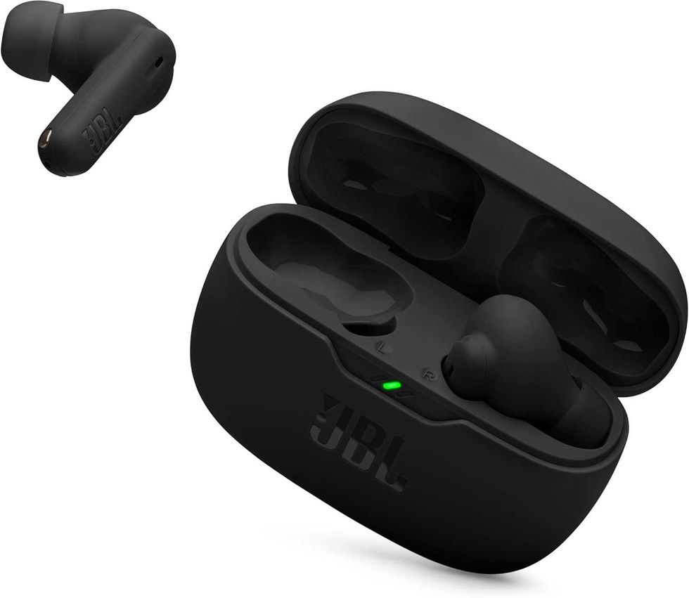 \u00c9couteurs sans fil JBL Vibe Beam 2 avec bo\u00eetier de recharge compact et design intra-auriculaire sur le site d'Amazon Prime.