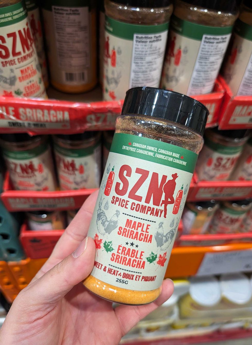 \u00c9pices \u00e9rable et sriracha de la marque SZN.