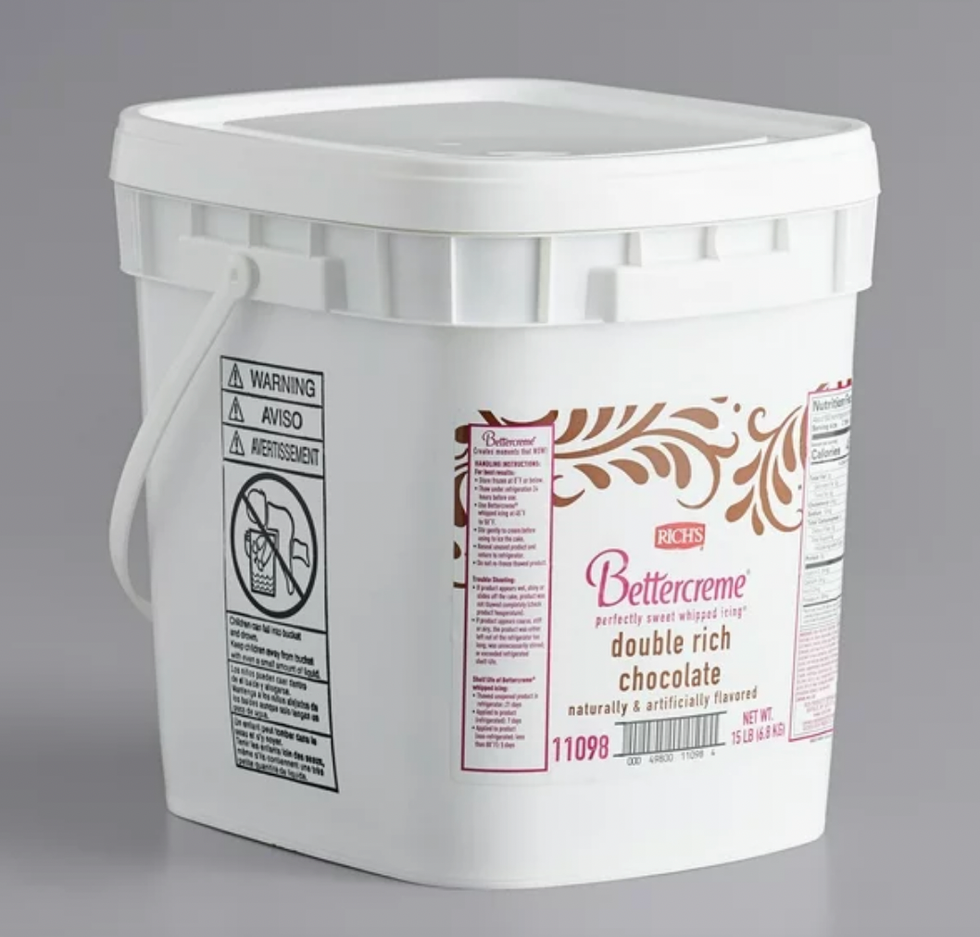 \u200b15 lb de gla\u00e7age fouett\u00e9 au double chocolat vendus sur le site du Walmart.