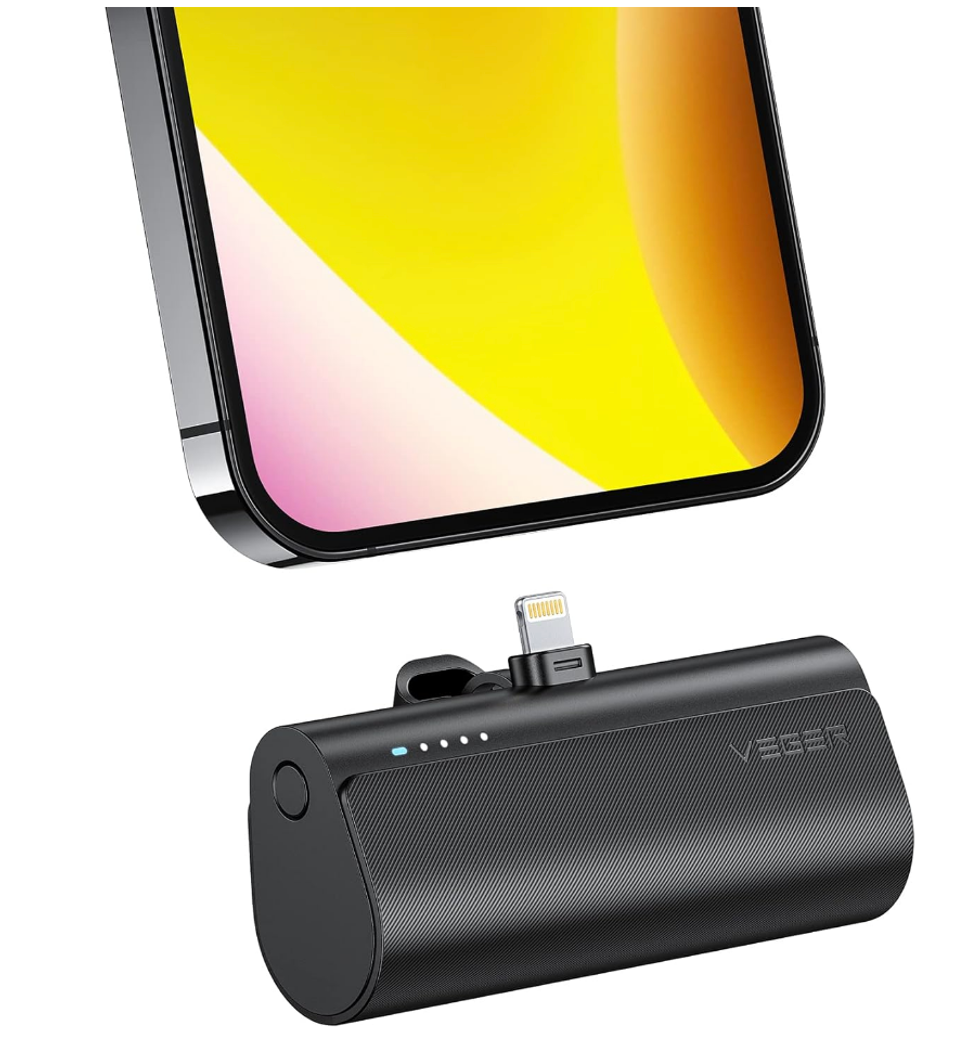 \u200bBatterie externe portative VEGER et un t\u00e9l\u00e9phone sur fond blanc.