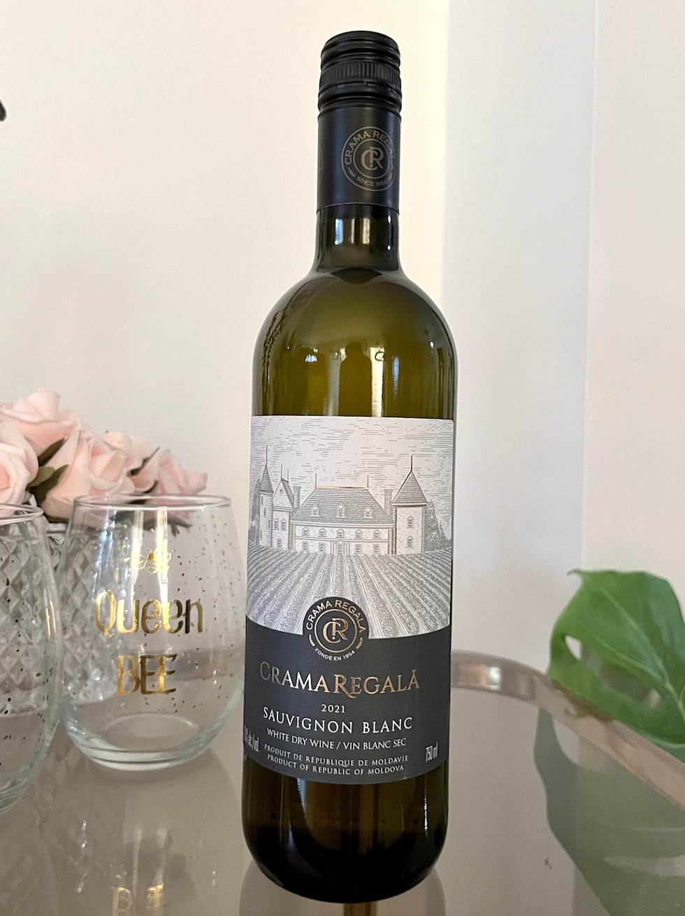 \u200bCrama Regala Sauvignon Blanc.