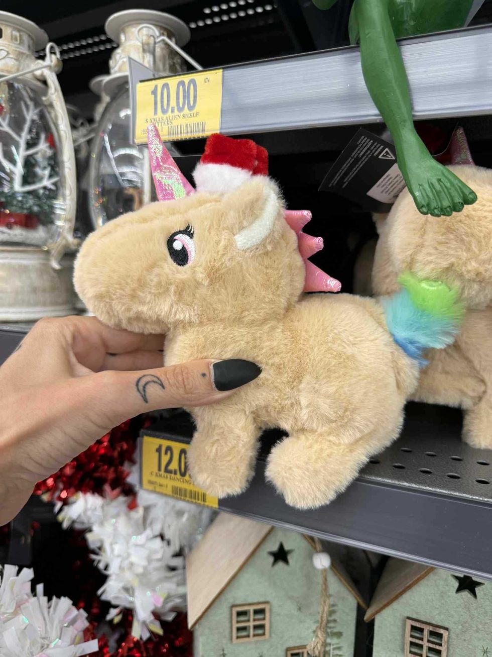 \u200bDinosaure de No\u00ebl \u00e0 batteries vendu pour 12 $ au Tigre G\u00e9ant.