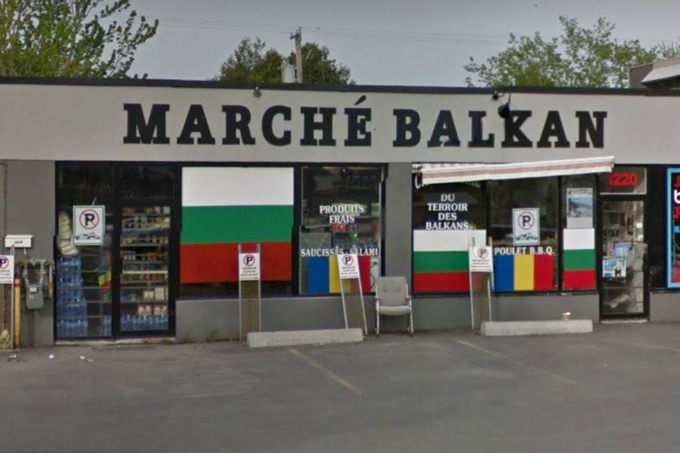 \u200bFa\u00e7ade du march\u00e9.