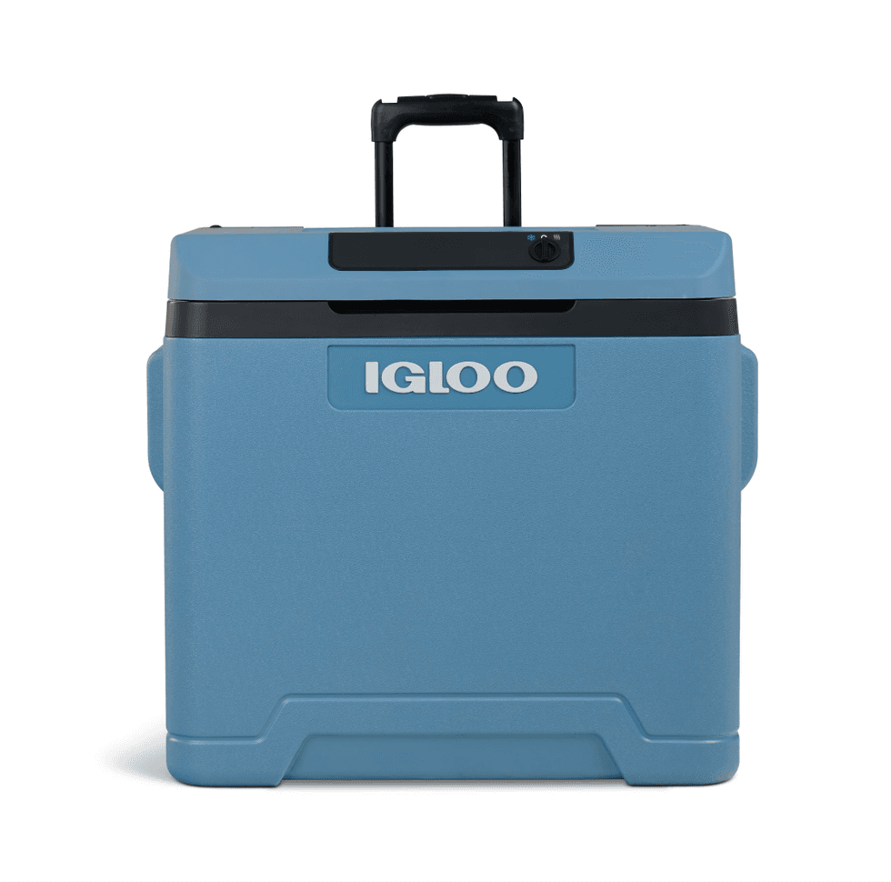 \u200bGlaci\u00e8re \u00e9lectrique portative sur roulettes Igloo, bleu, 12 V, 40 L vendue au Canadian Tire.