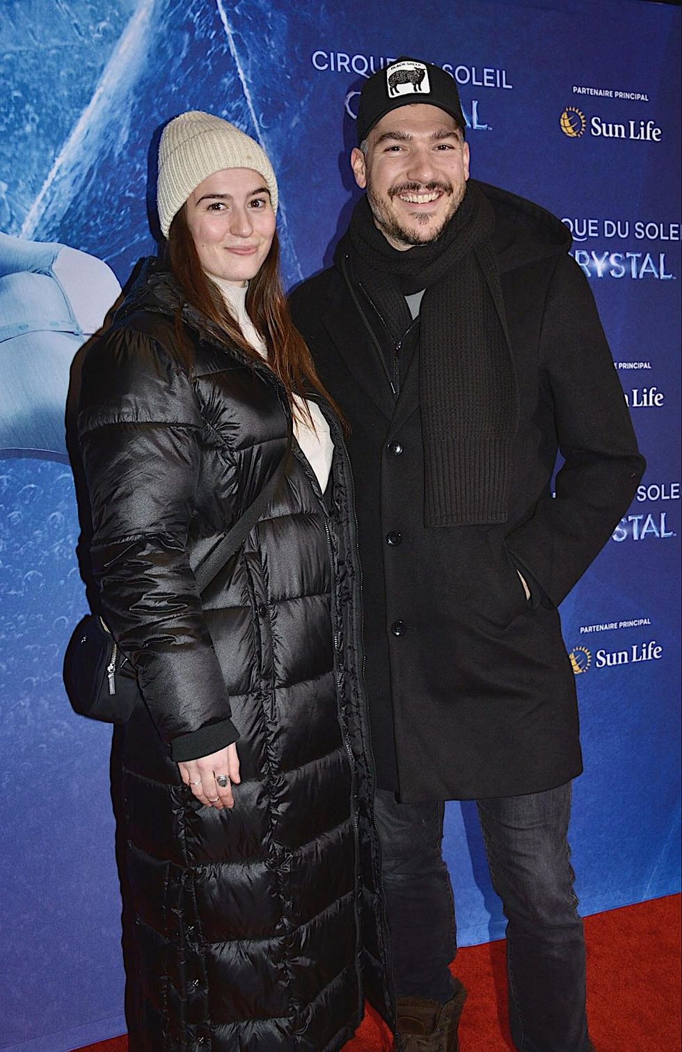 \u200bJason Roy-L\u00e9veill\u00e9e et sa copine Aryane sur le tapis rouge du Cirque du Soleil.