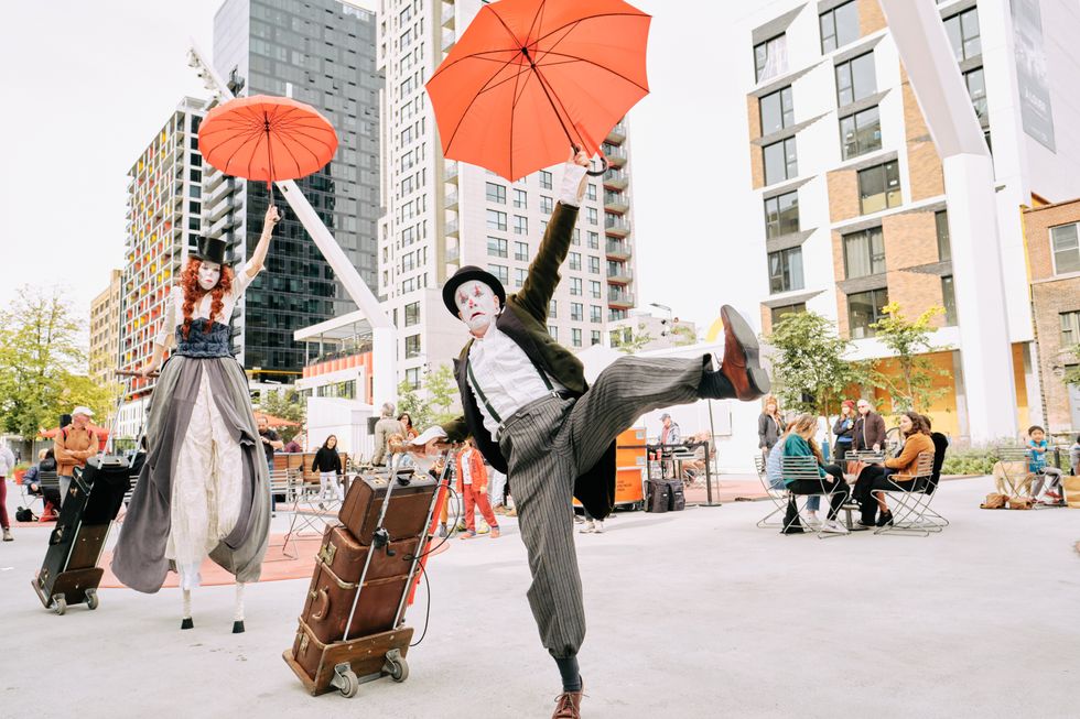 \u200bLe collectif Kaoso \u00e0 la F\u00eate du Quartier \u00e0 l'esplanade Tranquille.