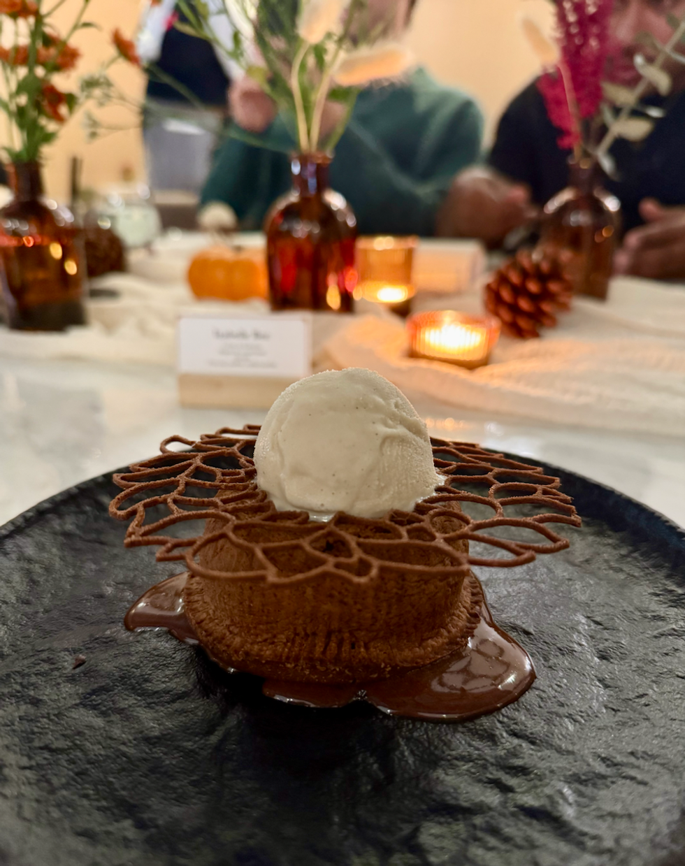 \u200bLe dessert chocolat\u00e9 pendant MTL\u00e0Table 2025 au LLOYD.